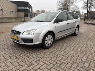Ford Focus Wagon 1.6-16V Champion [ airco,audio,cruise,trekhaak ]