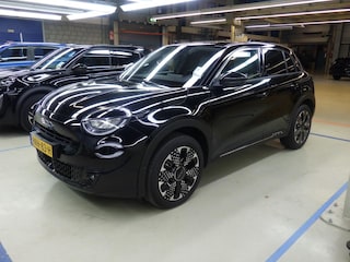Fiat 600 1.2 Hybrid La Prima 8 Jaar Garantie! | Vol-Leder | Adaptive Cruise | Massage | Elektr. Achterklep | Elektr. Stoelen | Stoelverwarming | !!