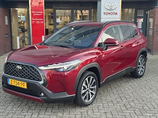 Toyota Corolla Cross Hybrid 140 STYLE NAVI BLIND SPOT EL-ACHTERKLEP 18'' LM-VELGEN PARK-SENSOREN CAMERA APPLE/ANDROID LED CLIMA AD-CRUISE KEYLESS NL-AUTO 1E-EIG