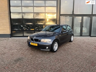 BMW 120i High Executive leder, pdc, airco, NL-auto