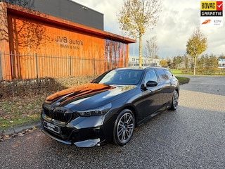 BMW i5 Touring EDrive40 M-Sport PRO, B&W, panorama, trekhaak