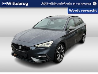 Seat Leon Sportstourer 1.5 eTSI FR / Panorama dak / zwenkbare trekhaak / 18 Inch / Full Led / Keyless / getint glas