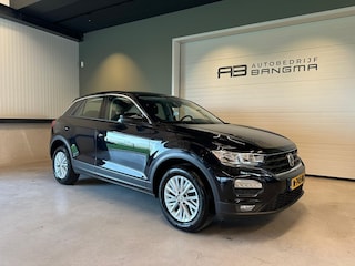 Volkswagen T-Roc 1.0 TSI STYLE-uitv/CLIMA AIRCO/NAVIGATIE/CRUISE CONTROL/APPLE CARPLAY+ANDROID/ISOFIX/BLUETOOTH/LM-VELGEN/TREKHAAK