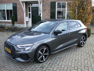 Audi A3 Sportback 40 TFSI e Advanced edition , Led , Keyless , Elec-A-klep , HUD , Carplay , Dab, B&O enz. Matrix koplampen
