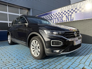 Volkswagen T-Roc 1.5 TSI SPORT ACC STOELVER. APPLE TREKHAAK