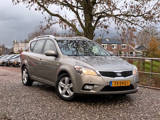 Kia Ceed Cee'd Sporty Wagon 1.4 CVVT Navigator Plus Pack | Navi + Airco + Cruise Nu € 4.975,-!!!