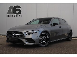 Mercedes-Benz A-klasse 180 AMG Night Pakket Automaat Panoramadak Sfeerverlichting Keyless Half Leder Full LED 18 inch Widescreen Navigatie Camera Stoelverwarming