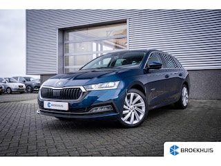 Skoda Octavia Combi 1.5 TSI First Edition | Lichtmetalen velgen 18" | Matrix LED koplampen | Trekhaak met afneembare kogel