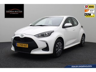 Toyota Yaris 1.5 VVT-i Active 2021 | Trekhaak Afneembaar | Achteruitrij Camera | Navigatie | DAB Radio | Lane Assist | Spraakbediening | Stuurwiel Bediening | Airco | NAP Nationale Autopas | 2 Sleutels | Boekjes