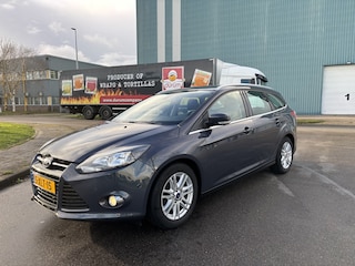 Ford Focus Wagon 1.0i EcoBoost Edition Plus 6-Bak 126 PK. Mooie en zeer goed onderhouden auto !!! Distributieriem en waterpomp vervangen bij 162.000 KM in 2024 !!