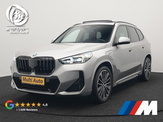 BMW X1 xDrive30e M Sport Plug In Hybrid 326pk Dealer O.H. PHEV | Panodak | Head Up | 360 Camera | Adaptive Cruise | Alcantara Sportstoelen Massage & Memory | Harman & Kardon | Stoelen & Stuur Verwarmd | Apple Carplay | 20"L.M | Blis | Keyless | Sfee