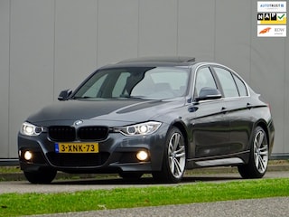 BMW 320i M-SPORT /// High Exe / Leer / NL /
