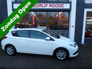 Toyota Auris 1.2T 5-Drs Nieuw 5.000 Km ! NIEUW !!! AIRCO ,CAMERA,LMV!