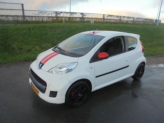 Peugeot 107 1.0 benzine 3 deurs airco lmv