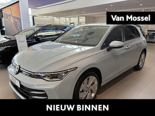 Volkswagen Golf 1.5 eTSI Life Edition | VOORRAAD DIRECT LEVERBAAR  | Automaat | 17 inch velgen | Parkeersensoren | Achteruitrijcamera | IQ.Light | Keyless entry | 360 graden camera | Side Assist |