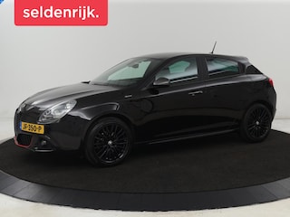 Alfa Romeo Giulietta 1.4 T Sprint | Origineel NL | Automaat | Alcantara | Navigatie | 18'' | DAB | Climate control | Parkeerhulp | Cruise control