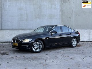 BMW 320i EfficientDynamics Luxury Edition Leer NAP