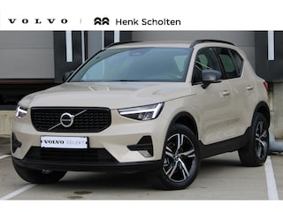 Volvo XC40 B4 Plus Dark | Verwarmbare Voorstoelen en Stuurwiel | Semi-Elektrische Trekhaak | Verwarmbare Voorruit | Premium Audio by Harman Kardon | Adaptieve Cruise Control | Park Assist