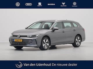 Volkswagen Passat Variant 1.5 eTSI 150pk Business Trekhaak Navigatie Camera Acc ARGON 112