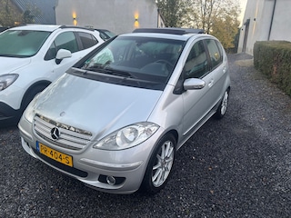 Mercedes-Benz A-klasse 200 Avantgarde AUTOMAAT PANORAMADAK