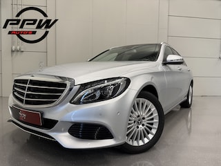 Mercedes-Benz C-klasse Estate 180 Exclusive 30.718km/PANO/LED/CAMERA/AMBIENT/SPORTSTOELEN H.LEER/DODE-HOEK/17"/PARKTRONIC/PRIVACY/IRIDIUMSILBER/UNIEKE AUTO/1E EIGENAAR