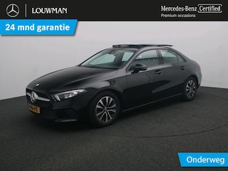 Mercedes-Benz A-klasse 180 Business Solution Panorama Schuif-Kanteldak | Achteruitrijcamera | Ledkoplampen | Licht- en zicht pakket | Spiegelpakket. Inclusief 24 maanden Mercedes-Benz Certified garantie voor Europa.