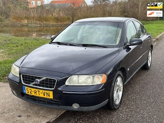 Volvo S60 2.4 Kinetic ECC Audio/CD Leder/Stof Electric pakket LMV 16" ABS Colorpakket Cruisecontrol TCS ESP Dealeronderhoud Nw Apk