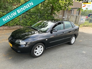 Seat Cordoba 1.4-16V Reference KRIJGT NIEUWE APK BIJ AFLEVERING