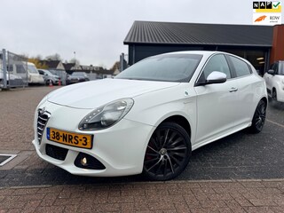 Alfa Romeo Giulietta 1.4 T Distinctive*Perfecte Staat*Camera*Navi*Lichtmetaal!!!