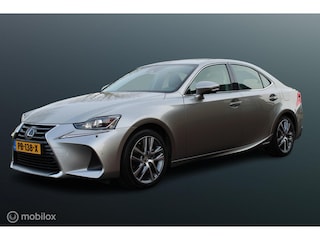 Lexus IS 300h Hybrid Business Line, Stoelverw, Camera, Pdc voor + achter, Cruise, Half Leder, Navi, 17 inch Lmv.