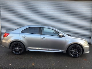 Suzuki Kizashi 2.4 Sport AUTOMAAT/ AWD/ Trekhaak/ Schuif/kanteldak