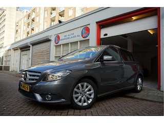 Mercedes-Benz B-klasse 180 Luxe uitvoering | Navigatie | Trekhaak | Stoelverwarming | Parkeersensoren voor en achter | Sfeerverlichting | Automatische airco | Uitermate nette liefhebbersconditie