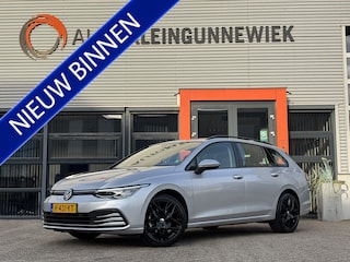 Volkswagen Golf Variant 1.0 TSI Life / NL-Auto / Navi / Applecarplay/AndroidAuto / 19 inch Velgen / Lederen Bekleding /