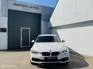 BMW 3-serie Touring 318i Camera Clima Stoelverw Led