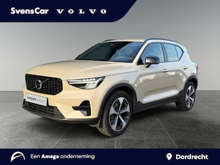 Volvo XC40 2.0 B4 Plus Dark | Trekhaak | Verwarmbare voorruit | Keyless Entry | Stoelverwarming |