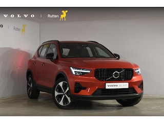Volvo XC40 B4 211PK Automaat Plus Dark / Navigatie / Adaptive Cruise / Harman Kardon / Stuur- & Stoelverwarming / Elektrische achterklep / Achteruitrijcamera / Elektrische stoelverst. met geheugen