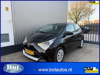 Toyota Aygo 1.0 VVT-i x-play / 1E EIG. / AUTOMAAT / AIRCO / CAMERA / NED.AUTO