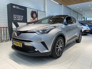 Toyota C-HR 1.2 Bi-Tone | Trekgewicht 1.300 kg | Parkeersensoren voor en achter | Achteruitrijcamera |