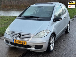 Mercedes-Benz A-klasse 170 Classic 3-Drs Automaat Airco Audio/CD Leder/Stof LMV 16" Lamellen Schuifdak Cruise Dealeronderh. Nw Apk