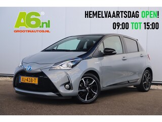 Toyota Yaris 1.5 Hybrid Bi-Tone Plus 101PK Automaat Panoramadak Navigatie Camera Clima Cruise Keyless Entry 16 inch LMV