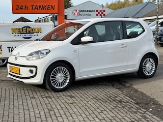 Volkswagen Up 1.0 60PK High up! lichtmetalen velgen rijklaarprijs bovag garantie
