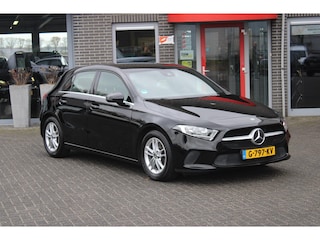 Mercedes-Benz A-klasse 180 Style  Clima/Camera/Dealer onderhoud Incl Garantie!