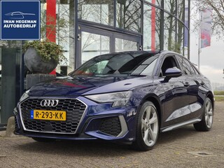 Audi A3 Limousine 35 TFSI S edition AUTOMAAT | Airco | Navigatie | Parkeersensoren | Cruise Control | Licht metalen velgen