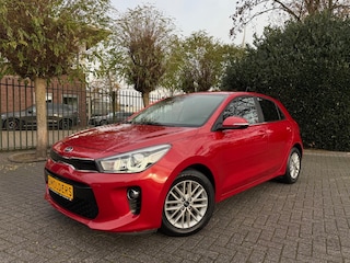 Kia Rio 1.2 (4 cil.), Apple CarPlay, Clima, Cruise Control, Navigatie, Achteruitrijcamera, Parkeersensoren, LM-velgen 15" , LED