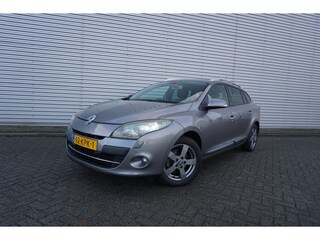 Renault Mégane Estate 1.4 TCe Privilége Climate / Navi / Cruise / Leder / Stoelverw. / Parkeersens. / Trekhaak / NAP