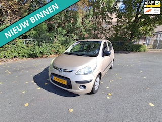 Hyundai i10 1.1 Active Cool LET OP MOTOR ROOKT IETS