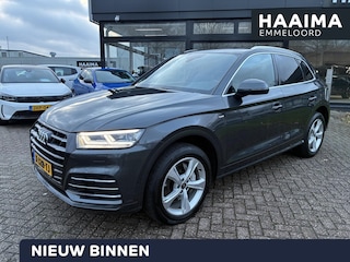 Audi Q5 55 TFSI e quattro Competition | Plug-in Hybride | Leder | Schuif-kantel dak | Navigatie | Camera | Led | Set Winterbanden | 19" LM-velgen | Elek Achterklep | Winterpakket | S-line |