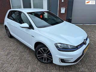 Volkswagen Golf 1.4 TSI GTE / Navi / PDC / Park Assist / LED / LM