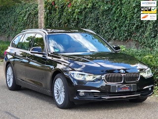 BMW 3-serie Touring 320i Edition Luxury Line Purity Executive Pano Trekhaak HUD CarPlay NAP Navi Camera GARANTIE inbeg F31 LCI