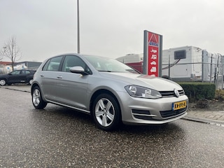 Volkswagen Golf 1.6 TDI Highline | NAVI | Adaptive Cruise Control | Parkeersensoren voor en achter | Airco